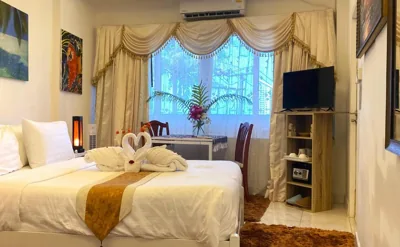 Queensize-Zimmer mit Meerblick — OASIS VILLA Karon Beach